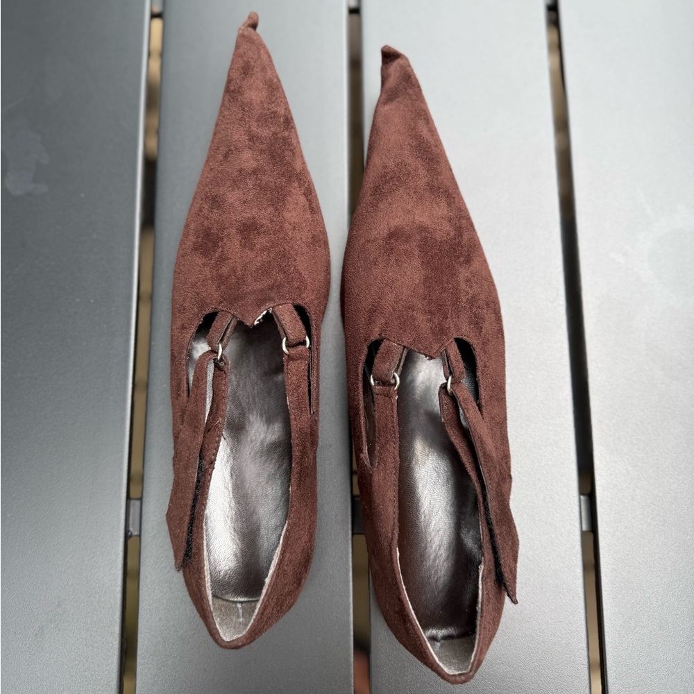 Women’s Brown Suede Renaissance Shoes Size S (5-6)